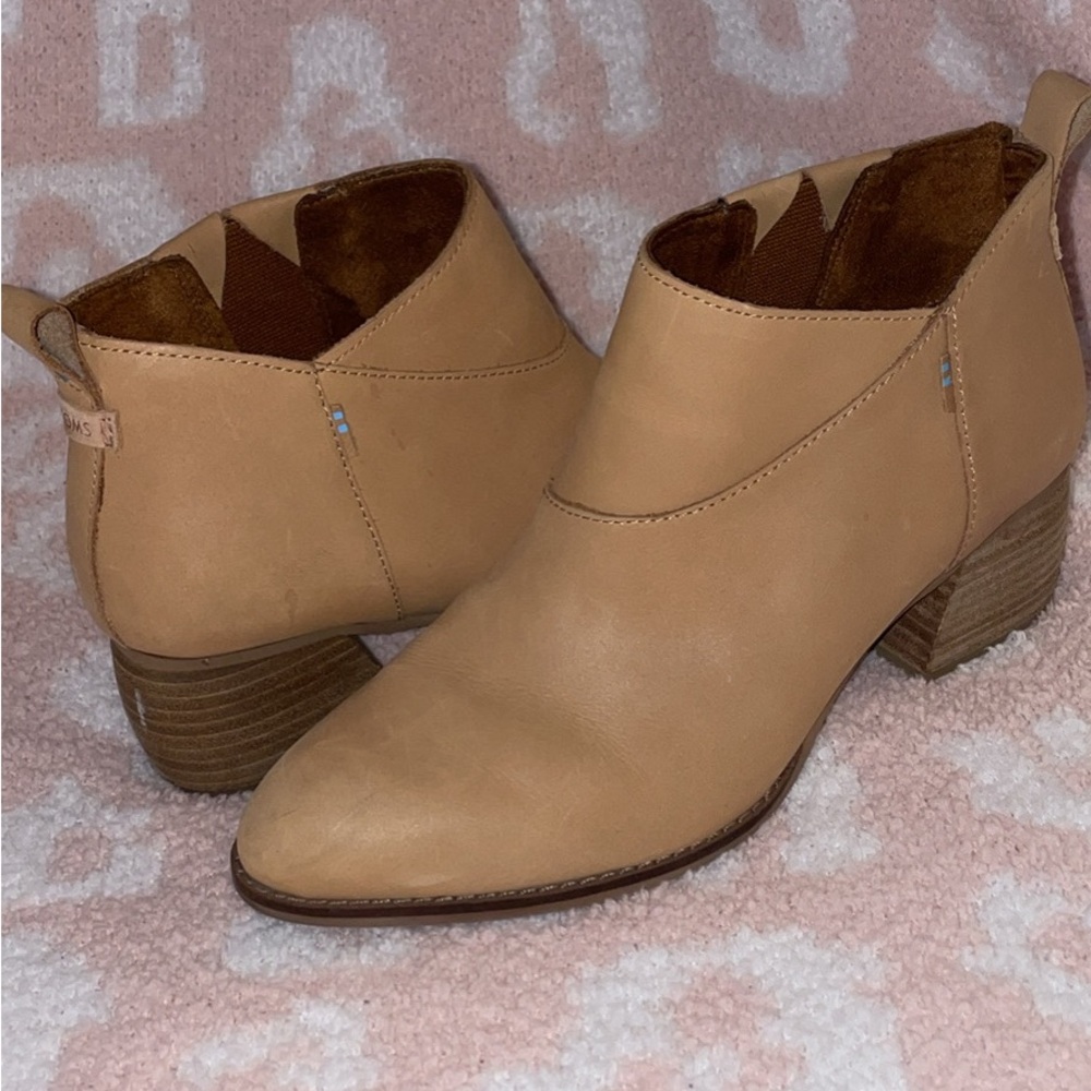 Tom’s booties size 7.5